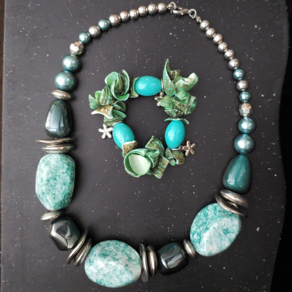 Necklace free! With beach bag purchase!!!